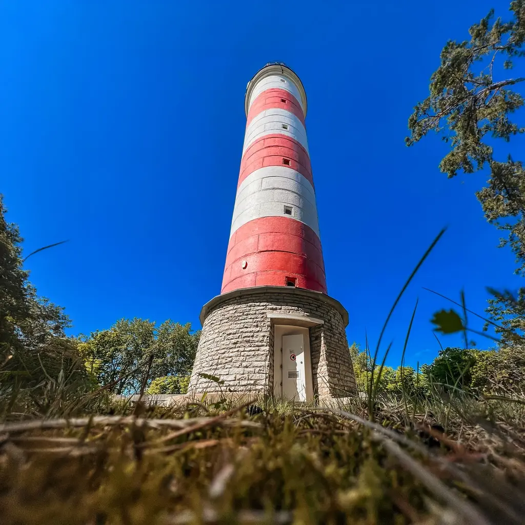 Matka Itä-Viroon voi käydä majakan kautta!