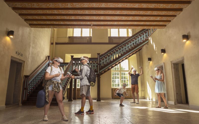 Raekoja VR Vēsture atdzīvojas Narvas rātsnamā