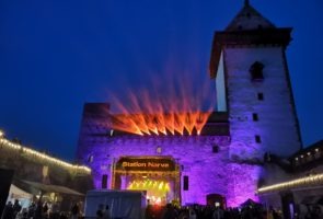 Tulevat tapahtumat Itä-Virossa, Narvassa ja muualla Virossa. Musiikkifestivaalit, ooppera, kansainvälisten artistien esiintymiset sekä näyttelyt.
