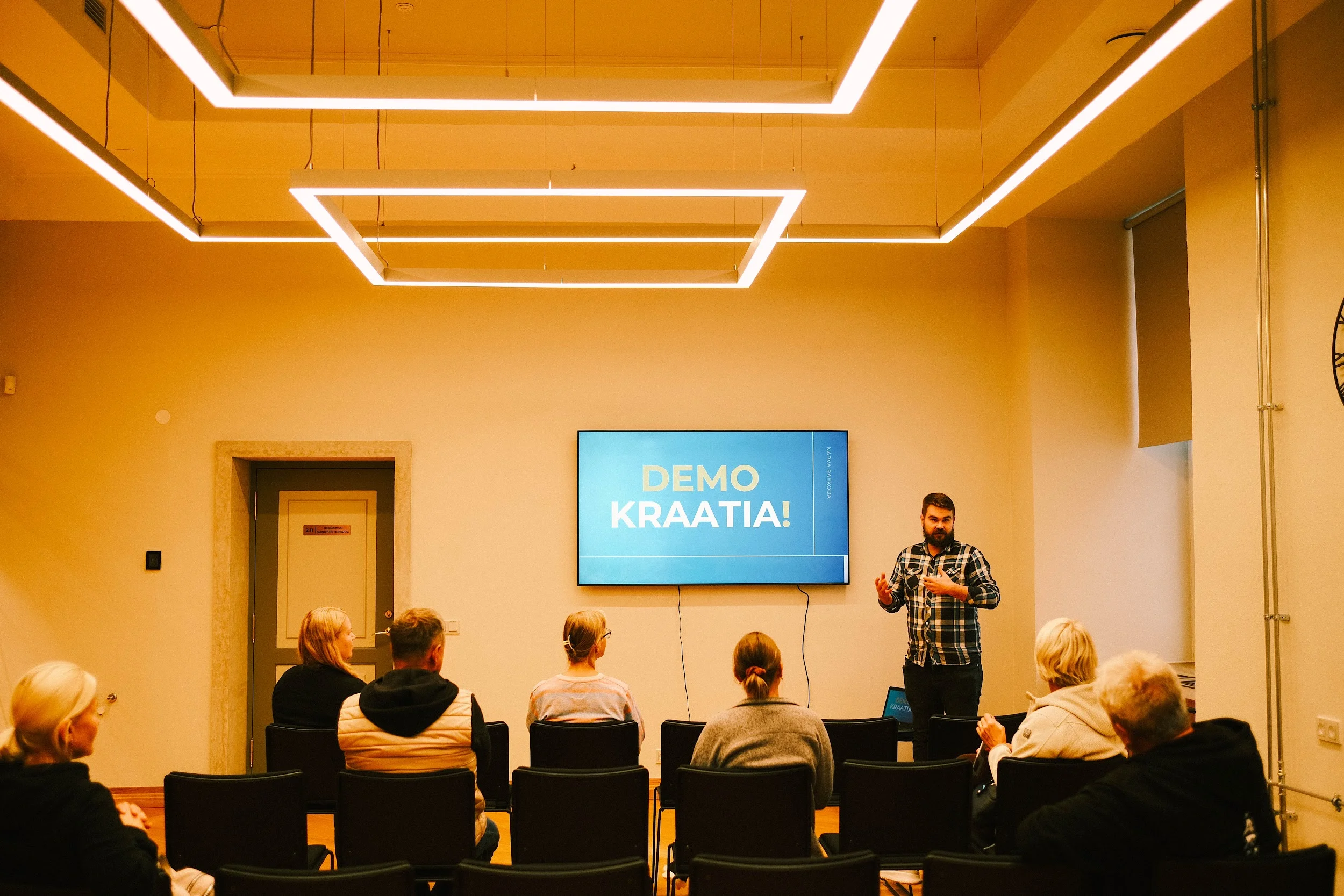 Narva Linna Arenduse ja Ökonoomikaamet Demokraatia