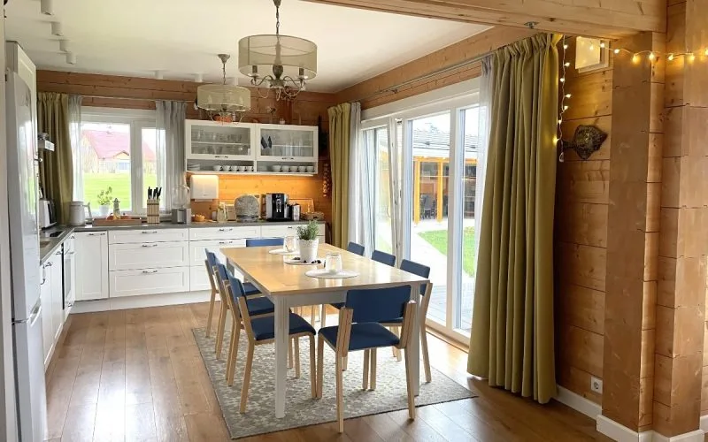 1200x800_Karukella puhkemaja köök sügisel