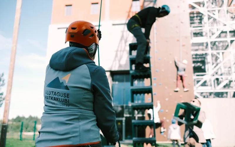 Silmad kinni kõrgustesse