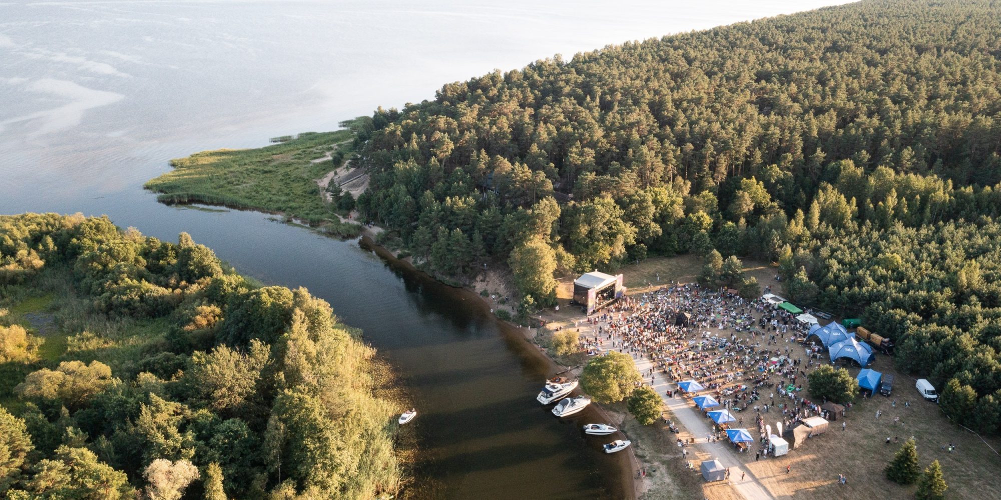 Rannapungerjan majakalla pidetään kesäisin musiikkifestivaali.